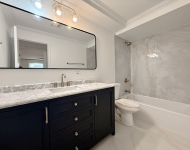 5037 N East River Road - Photo Thumbnail 12