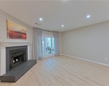 2179 Surrey Court Se - Photo Thumbnail 10