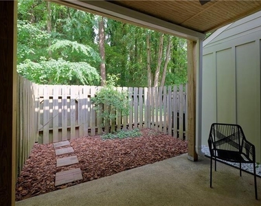 2179 Surrey Court Se - Photo Thumbnail 14