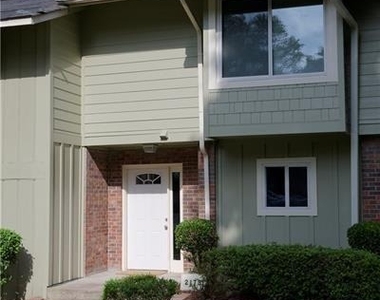 2179 Surrey Court Se - Photo Thumbnail 1