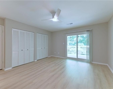 2179 Surrey Court Se - Photo Thumbnail 18