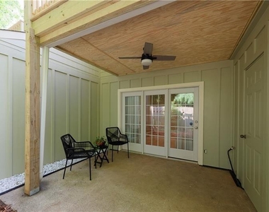 2179 Surrey Court Se - Photo Thumbnail 13