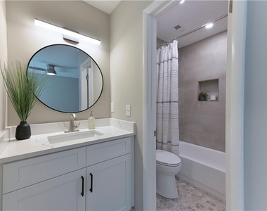 2179 Surrey Court Se - Photo Thumbnail 24