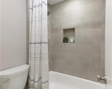 2179 Surrey Court Se - Photo Thumbnail 27