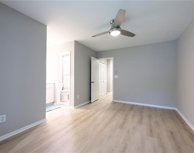 2179 Surrey Court Se - Photo Thumbnail 23