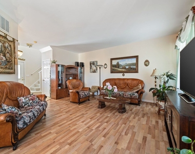 32504 Millstone Circle - Photo Thumbnail 8