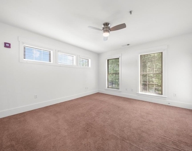 2360 Logan Circle Ne - Photo Thumbnail 31