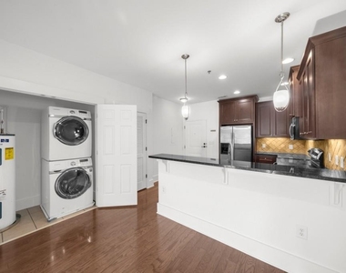 2360 Logan Circle Ne - Photo Thumbnail 21
