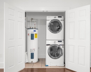 2360 Logan Circle Ne - Photo Thumbnail 22