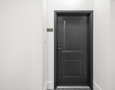 2360 Logan Circle Ne - Photo Thumbnail 32