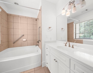 2360 Logan Circle Ne - Photo Thumbnail 29