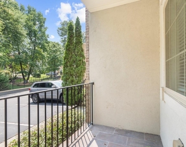 2360 Logan Circle Ne - Photo Thumbnail 27