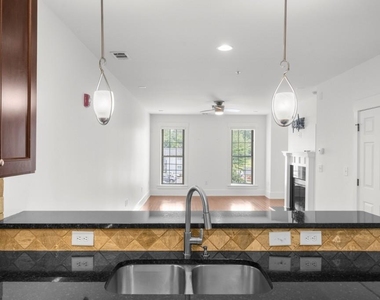 2360 Logan Circle Ne - Photo Thumbnail 11