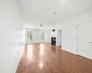2360 Logan Circle Ne - Photo Thumbnail 14