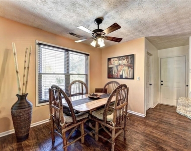 3940 Piper Glen Drive - Photo Thumbnail 8