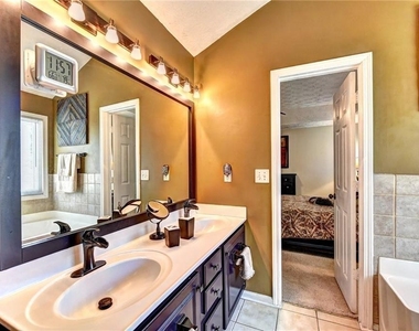3940 Piper Glen Drive - Photo Thumbnail 22