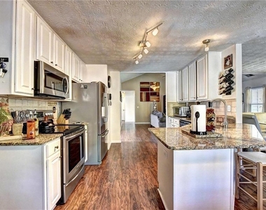 3940 Piper Glen Drive - Photo Thumbnail 12