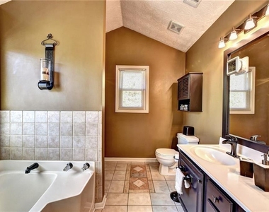 3940 Piper Glen Drive - Photo Thumbnail 20