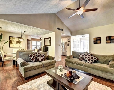 3940 Piper Glen Drive - Photo Thumbnail 2