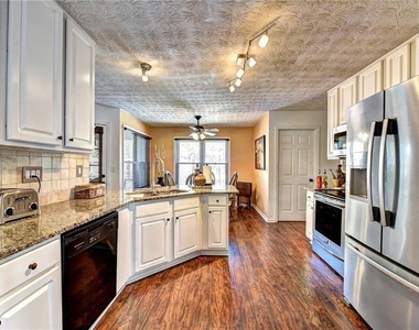 3940 Piper Glen Drive - Photo Thumbnail 15