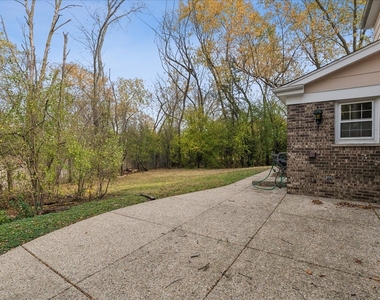 1305 Warwick Court - Photo Thumbnail 22