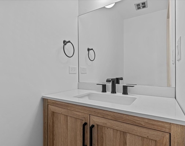 1305 Warwick Court - Photo Thumbnail 18