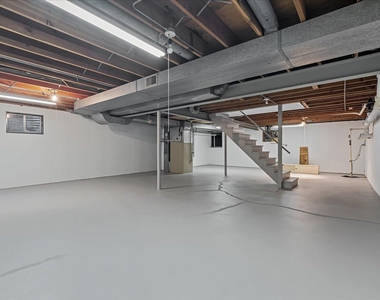 1305 Warwick Court - Photo Thumbnail 20