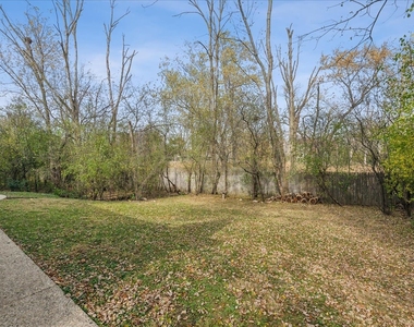 1305 Warwick Court - Photo Thumbnail 21