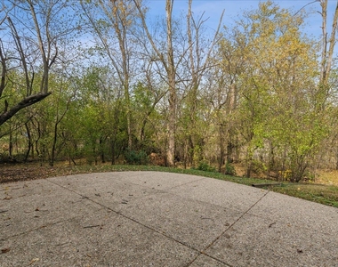 1305 Warwick Court - Photo Thumbnail 23