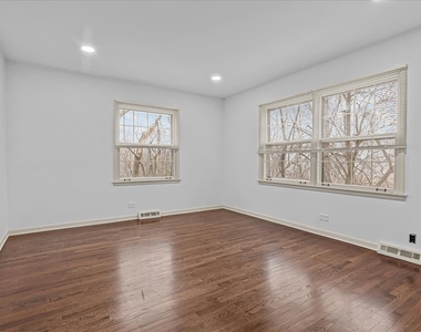 1305 Warwick Court - Photo Thumbnail 12