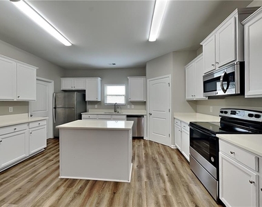 345 Westridge Circle - Photo Thumbnail 5