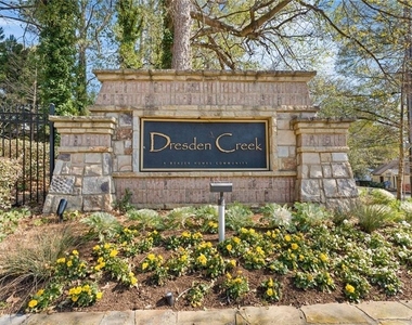 2763 Durham Drive Ne - Photo Thumbnail 9