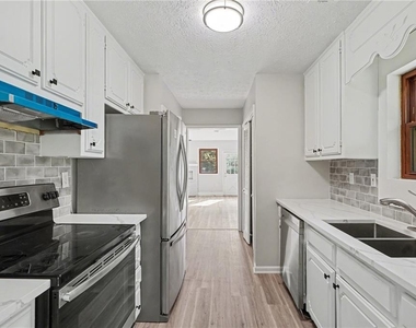 10 Gentry Drive - Photo Thumbnail 6
