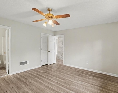 10 Gentry Drive - Photo Thumbnail 18