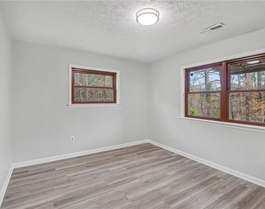 10 Gentry Drive - Photo Thumbnail 13