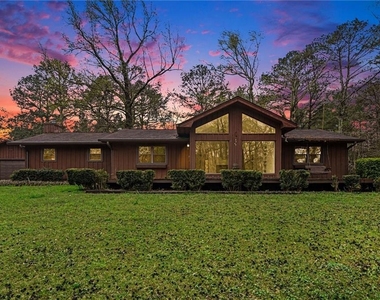 10 Gentry Drive - Photo Thumbnail 1