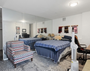 2400 N Lakeview Avenue - Photo Thumbnail 13