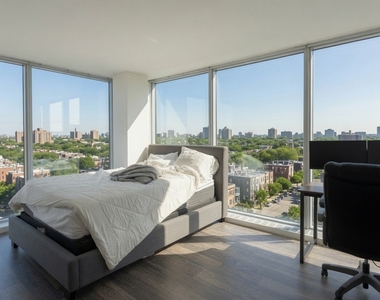 2400 N Lakeview Avenue - Photo Thumbnail 11