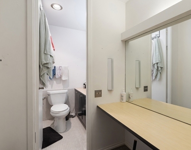 2400 N Lakeview Avenue - Photo Thumbnail 17