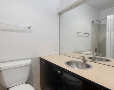 2400 N Lakeview Avenue - Photo Thumbnail 16