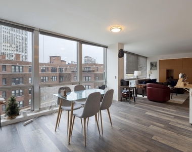 2400 N Lakeview Avenue - Photo Thumbnail 4