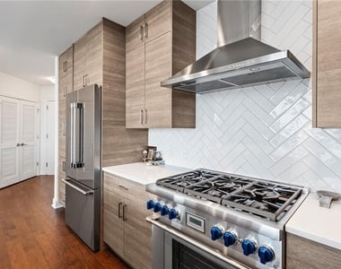 270 17th Street Nw - Photo Thumbnail 5
