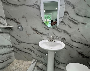 1508 Vancouver Drive - Photo Thumbnail 17