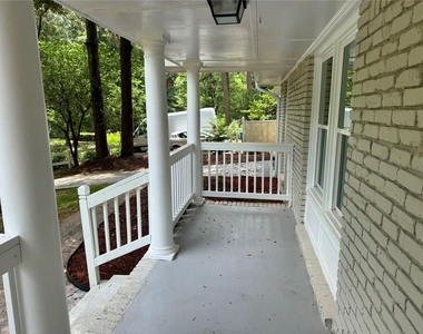 1508 Vancouver Drive - Photo Thumbnail 2