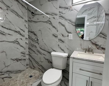 1508 Vancouver Drive - Photo Thumbnail 6