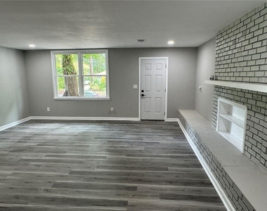 1508 Vancouver Drive - Photo Thumbnail 4