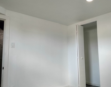7910 S Muskegon Avenue - Photo Thumbnail 2