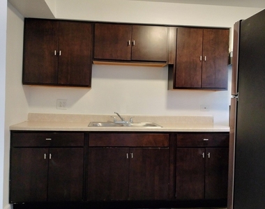 7910 S Muskegon Avenue - Photo Thumbnail 13