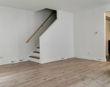 7910 S Muskegon Avenue - Photo Thumbnail 15