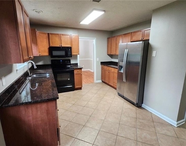 4011 Pinehurst Place - Photo Thumbnail 3